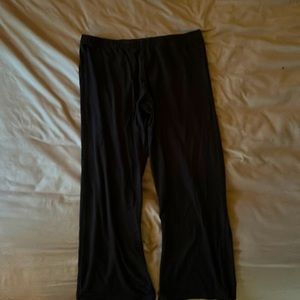Black capris leggings